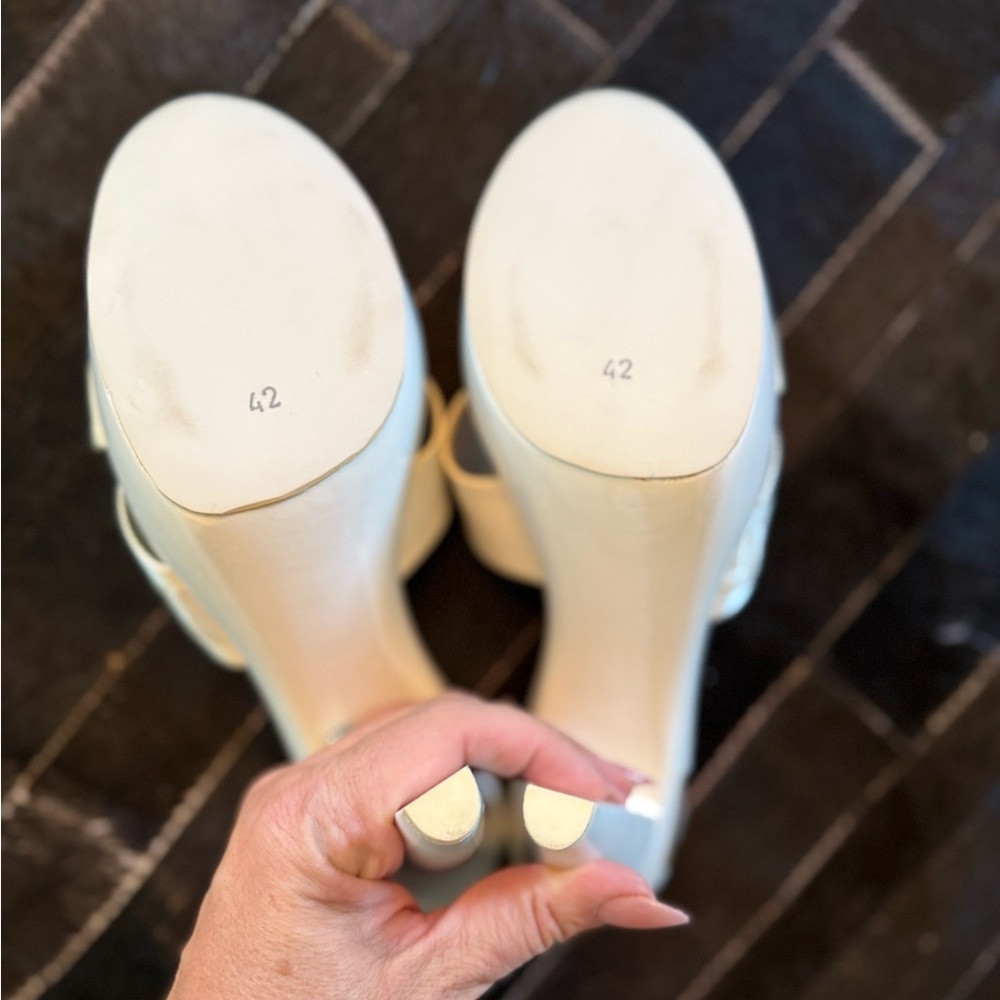 NEW Versace size 42 Heels - slip on mule style with greca motif - Never worn! - Picture 5 of 5